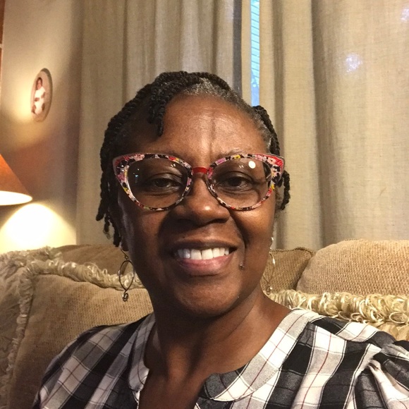 Meet your Posher, Christy - Picture 4 of 4